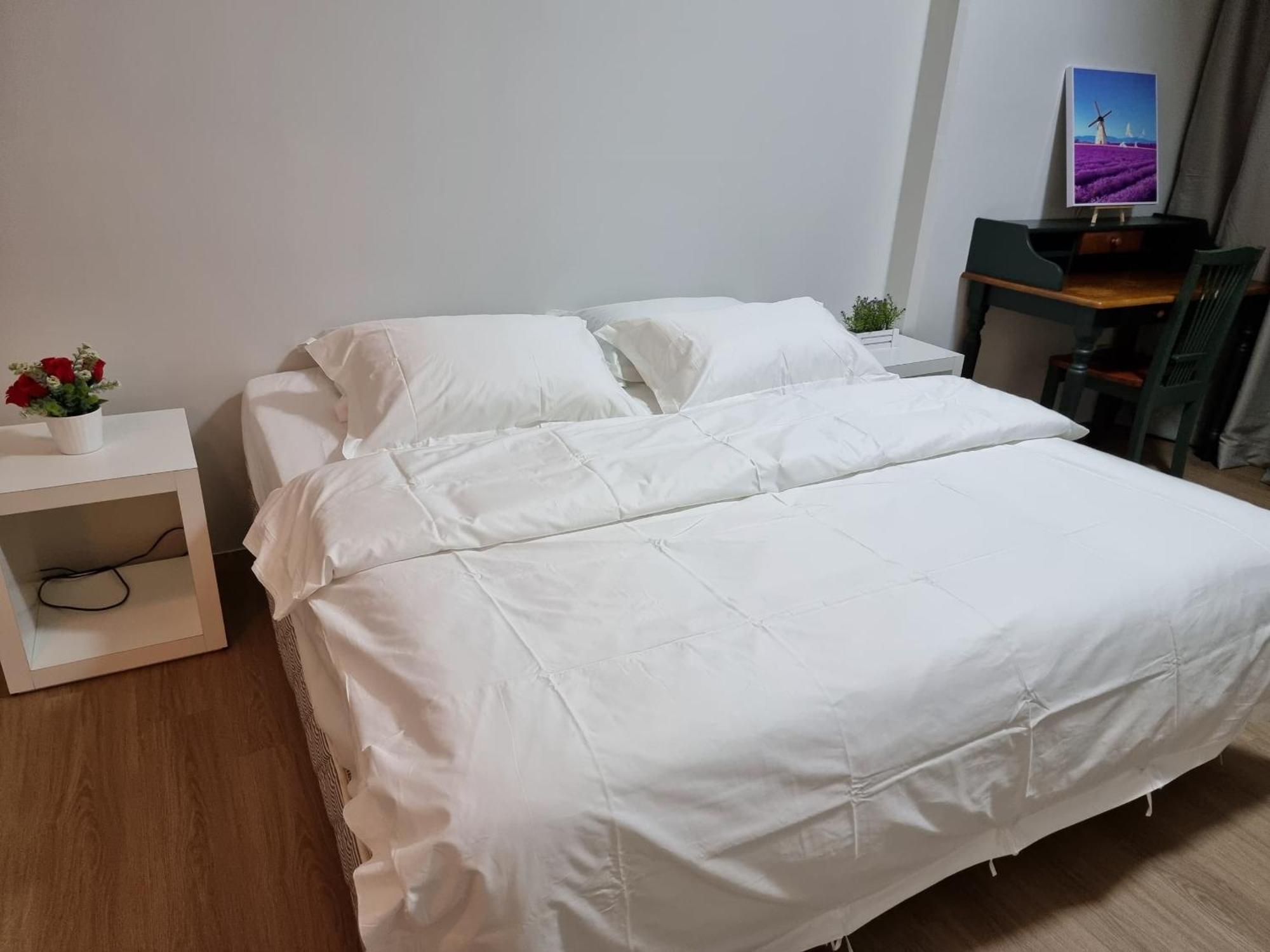 Cozzzy Hut Riverbank Suites Kuching With Spectacular River View Εξωτερικό φωτογραφία
