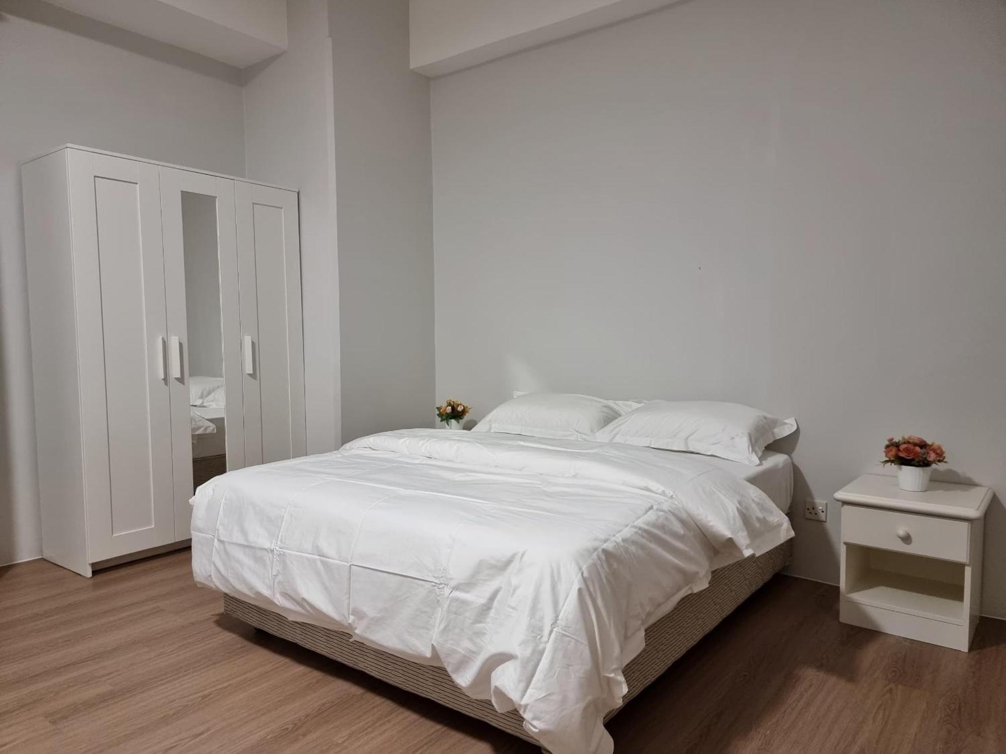 Cozzzy Hut Riverbank Suites Kuching With Spectacular River View Εξωτερικό φωτογραφία